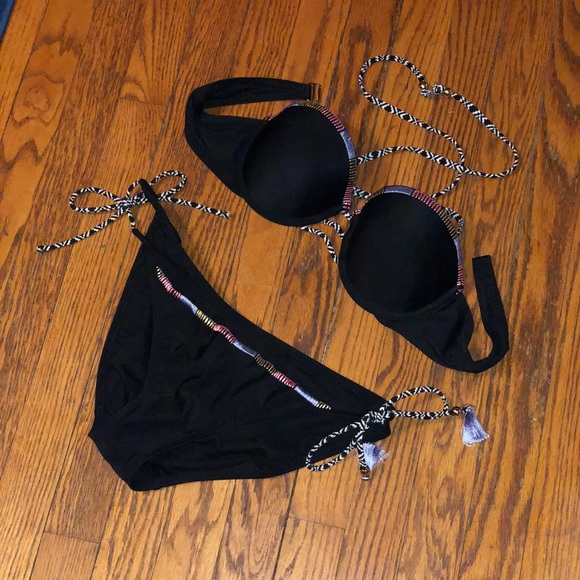 ❌SOLD❌🦋 5/$25!  曆 2 piece push-up black bikini - Picture 2 of 8